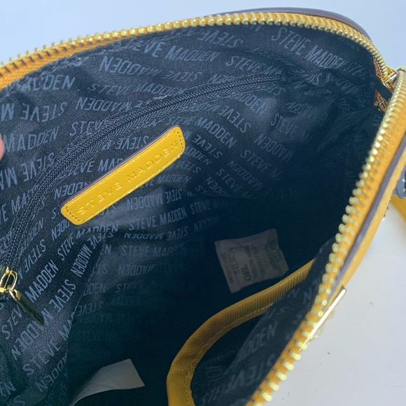 Steve Madden Maggie dome crossbody bag mustard - Picture 6 of 7